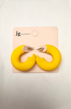 Load image into Gallery viewer, Open Circle Hoop Style Post Earrings