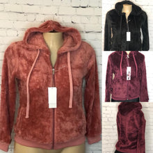 Cargar imagen en el visor de la galería, Chaquetas de piel con capucha