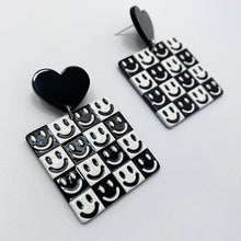 Load image into Gallery viewer, Classic Heart Earrings