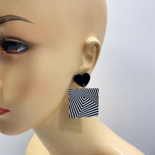 Load image into Gallery viewer, Classic Heart Earrings