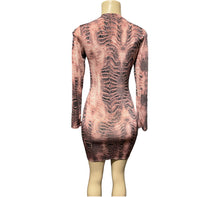 Cargar imagen en el visor de la galería, Vestido estampado rosa Leilani