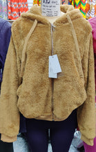 Cargar imagen en el visor de la galería, Chaquetas de piel con capucha
