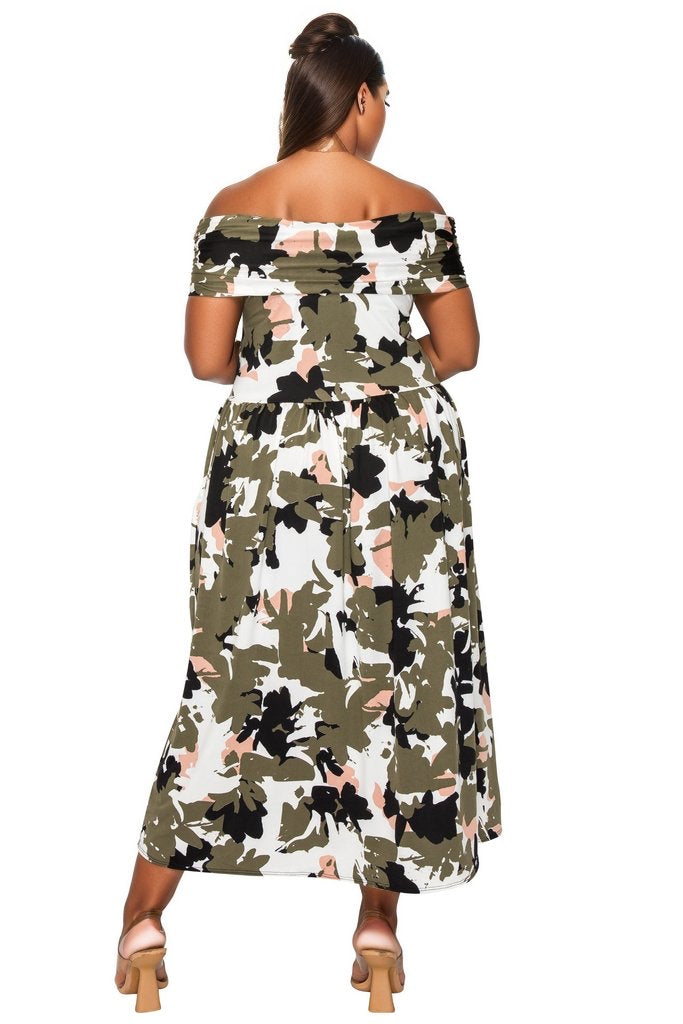 Maxi vestido camuflado con hombros descubiertos