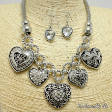 Load image into Gallery viewer, Chunky Hearts necklace set

