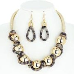 Ball N necklace set