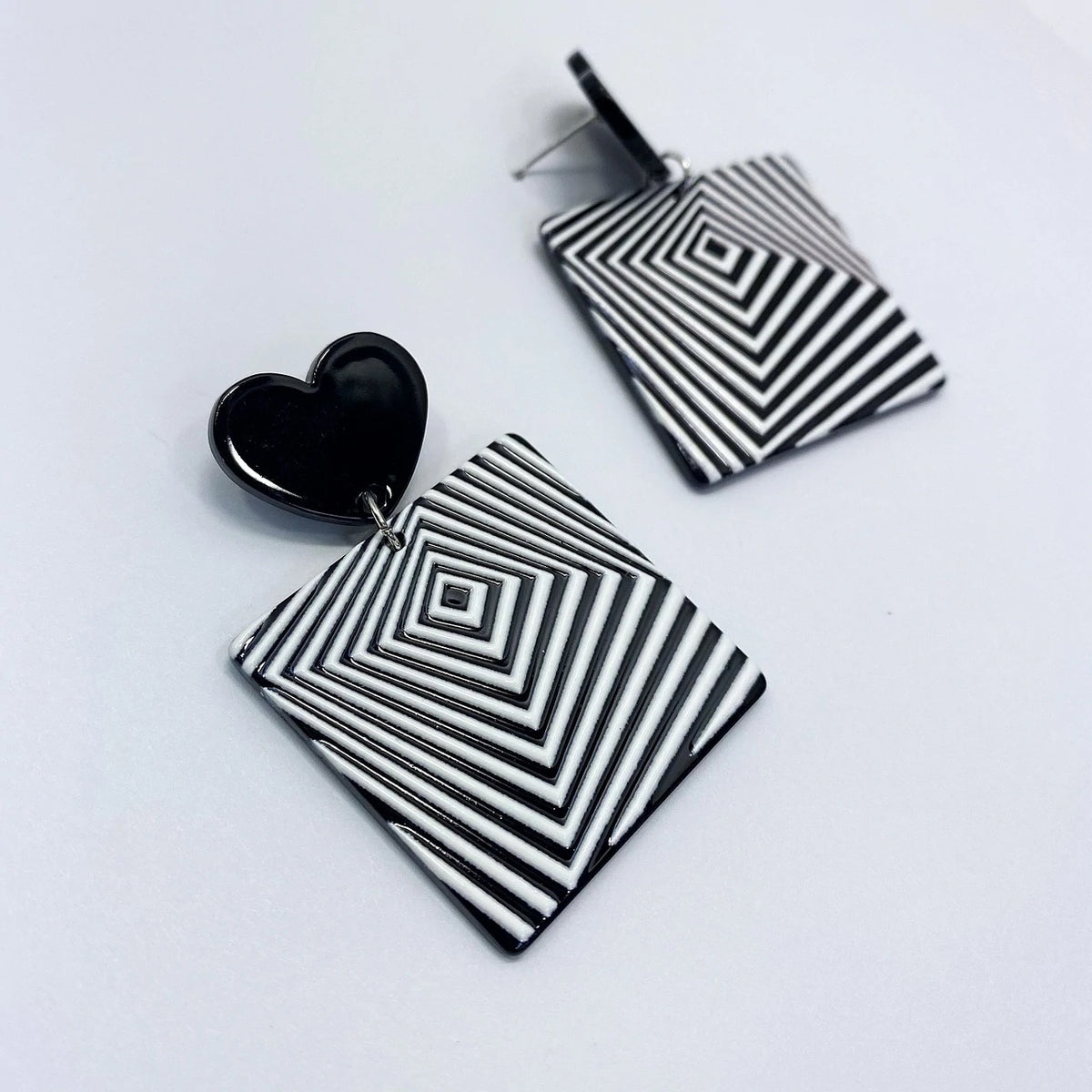 Pendientes clásicos de corazón
